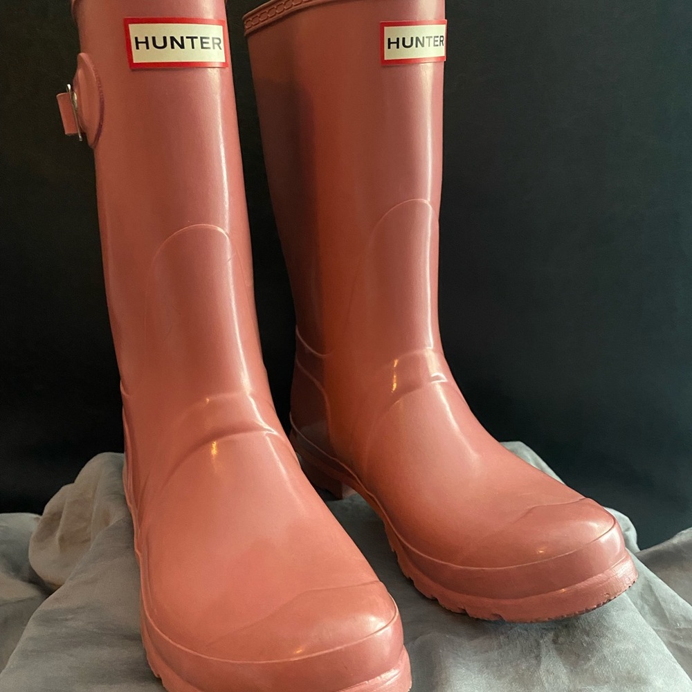 Pink hunter boots size 8… very little wear
